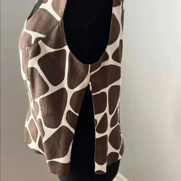 Carlisle Brown and white spot scoop neck sleeveless top - Picture 3 of 11